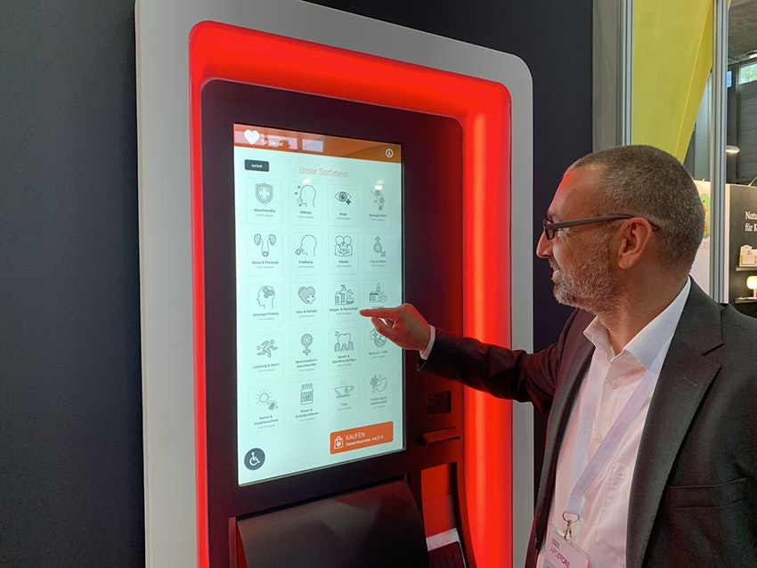Knapp Smart Solutions Apostore Apotheken Automation 24 7 Terminal Smart Pharmacy Mario Schwarz web